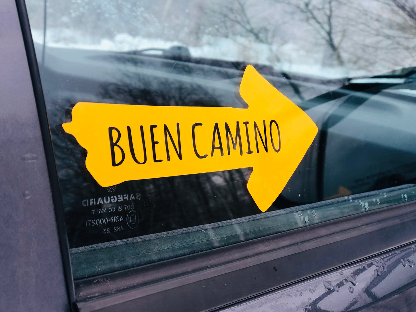 Buen Camino Arrow : Vinyl Camino Decal & Camino Sticker / Symbol of Camino de Santiago